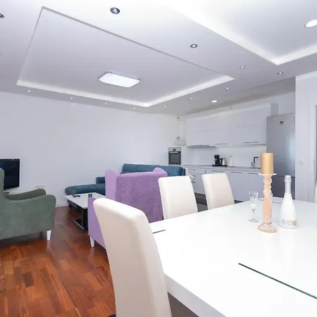 Beach Spacious Apartman *